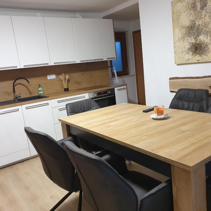 Apartmaji Pri Medvedu 博希尼 外观 照片